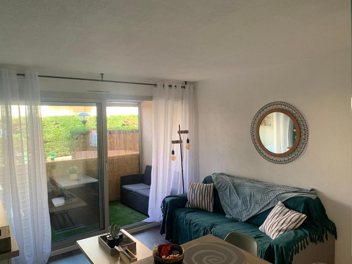 Chaleureux Appartement Face Au Port Sta Lucia, Tout A Pieds, Wifi Saint-Raphaël Eksteriør bilde