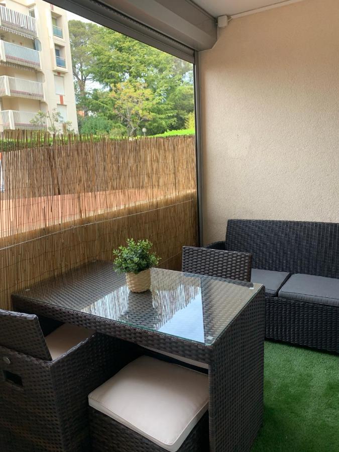 Chaleureux Appartement Face Au Port Sta Lucia, Tout A Pieds, Wifi Saint-Raphaël Eksteriør bilde