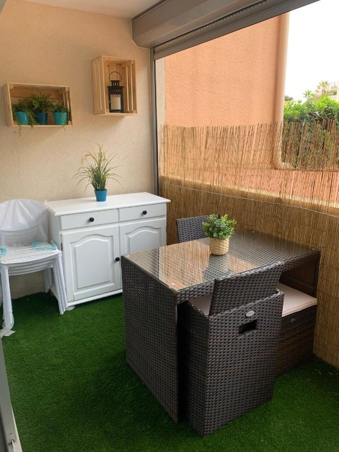 Chaleureux Appartement Face Au Port Sta Lucia, Tout A Pieds, Wifi Saint-Raphaël Eksteriør bilde