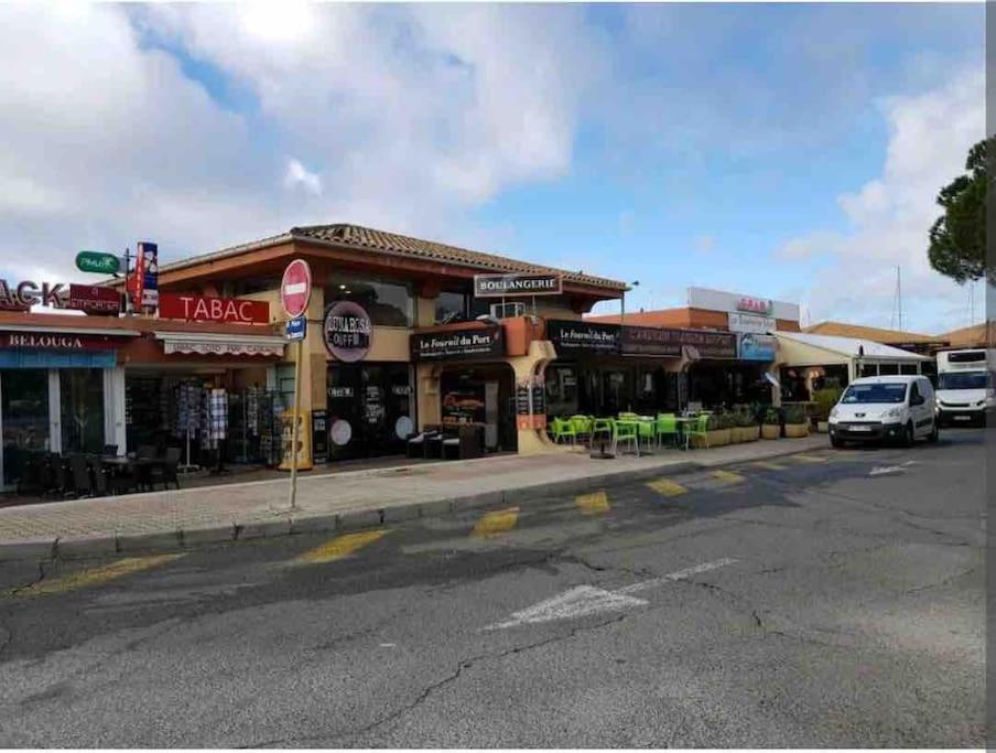 Chaleureux Appartement Face Au Port Sta Lucia, Tout A Pieds, Wifi Saint-Raphaël Eksteriør bilde